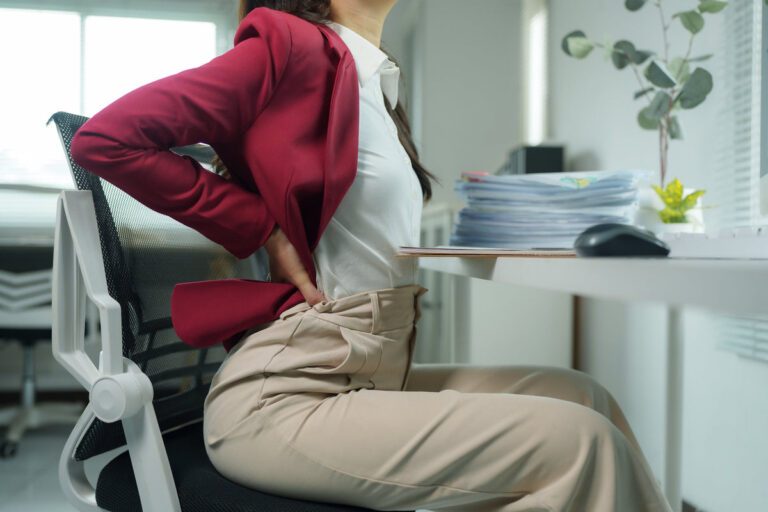 The Complete Guide to Herniated Disc Treatment for Office Workers and – BodSupport