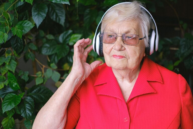 Music Eases Sundowning, Lowers Dementia Risk