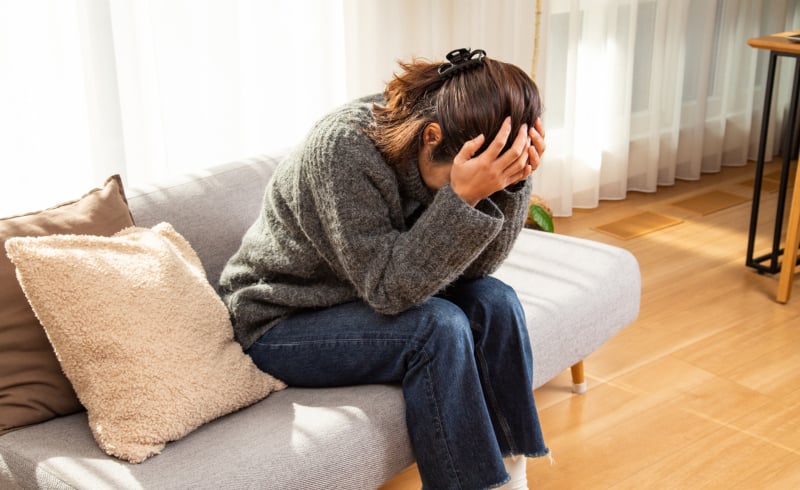 Nearly Half of All Women Report Seasonal Depression Symptoms, Compared With 28% Men: Clinicians Provide 5 Tips To Battle It