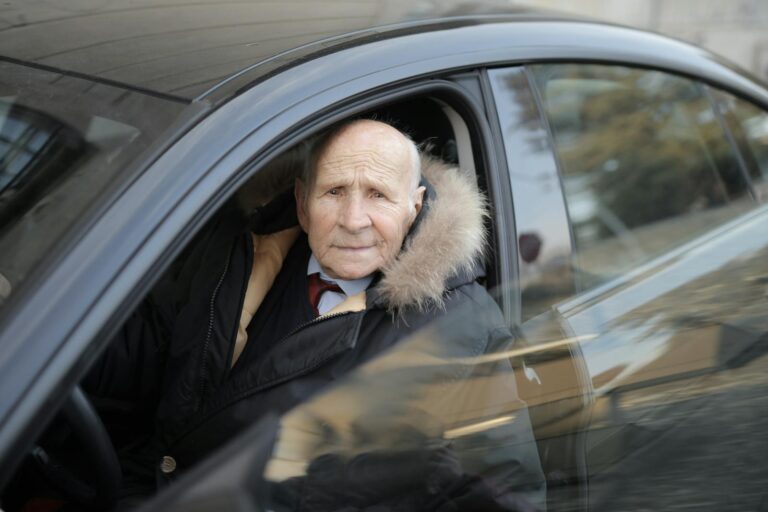 Convincing Drivers with Dementia to Hand in the Keys